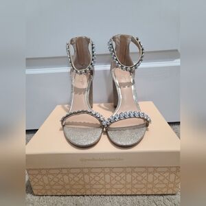 Jewel Badgley Mischka